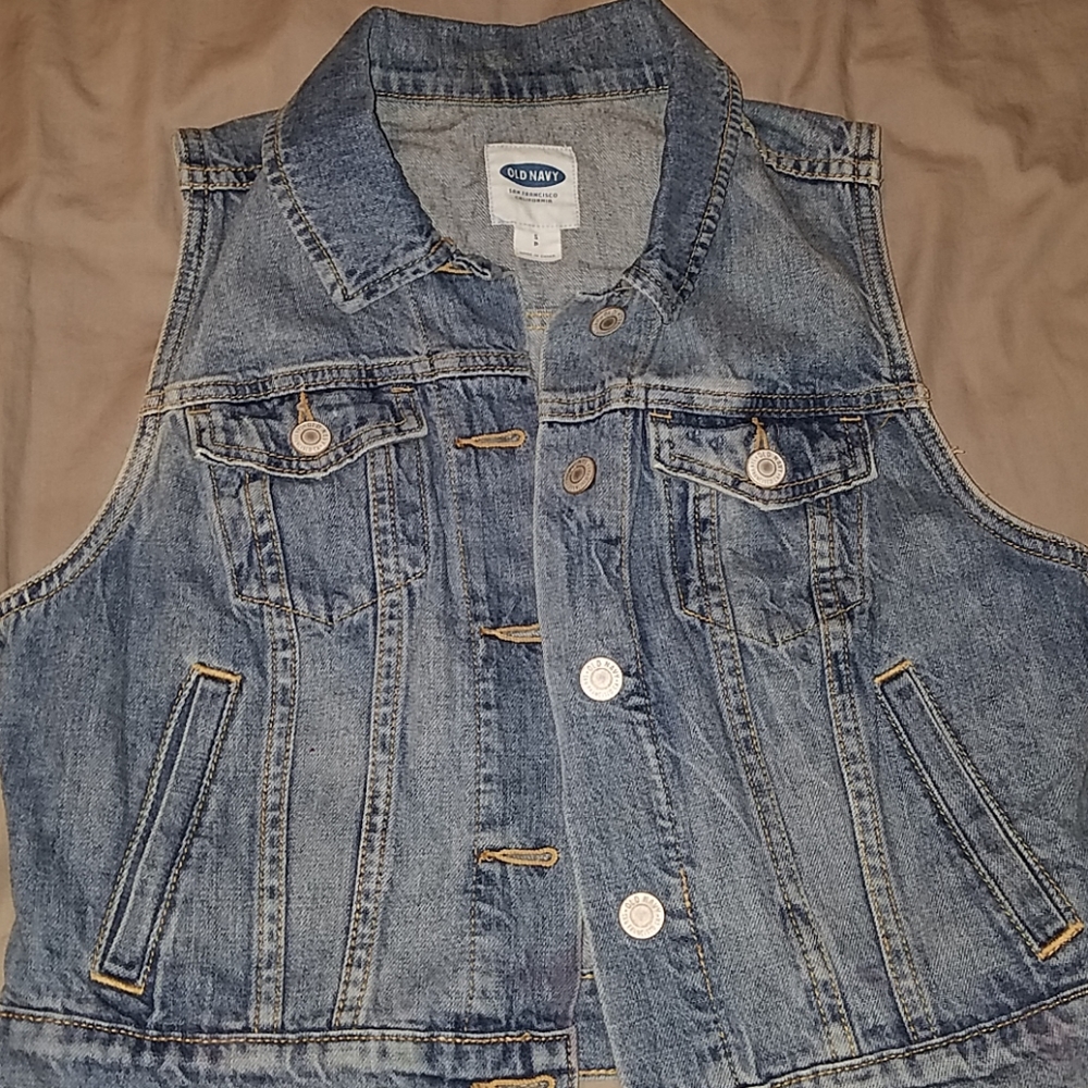 Old navy sleeveless jean jacket